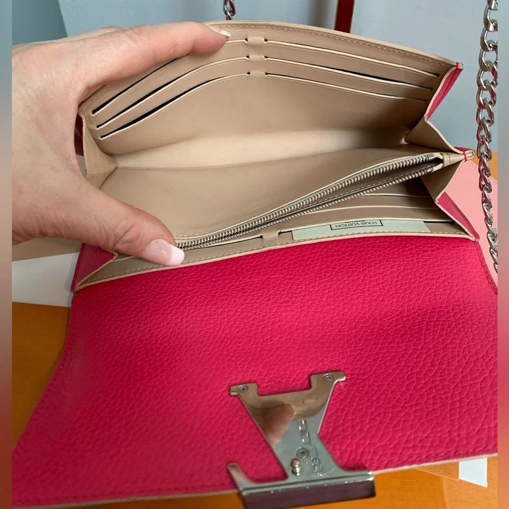 2016 authentic Louis Vuitton fuscia Capucines Taurillon leather wallet
